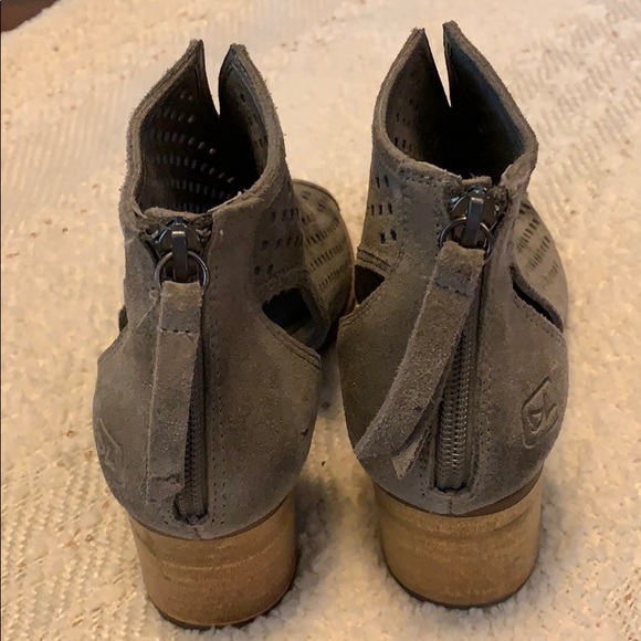 Grey suede heels - Picture 4 of 4